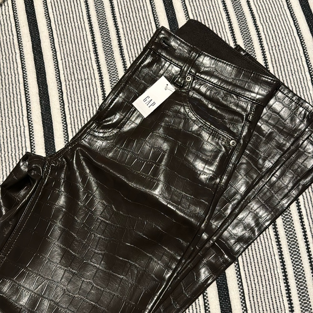 GAP CHEEKY STRAIGHT HIGH RISE CROC 🐊 PANTS
